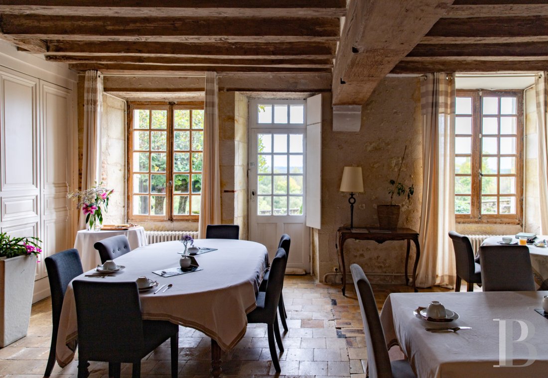 A château and its hamlet on the edge of a forest in the heights of a village near Amboise, In Indre-et-Loire - photo  n°46